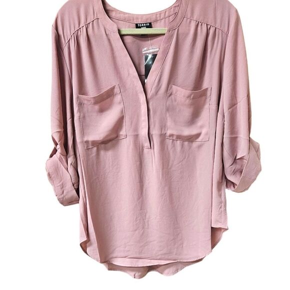 TORRID Plus Size Harper Georgette Pullover 3/4 Sleeve Blouse - Picture 2 of 16